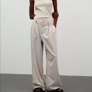 Criss Cross Pin Tuck Trouser
